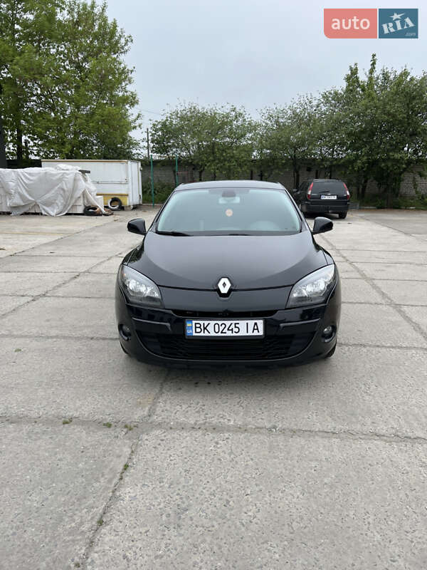 Универсал Renault Megane 2011 в Вараше