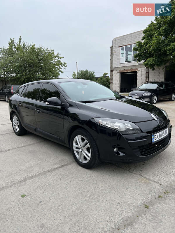 Универсал Renault Megane 2011 в Вараше