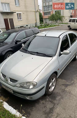 Хэтчбек Renault Megane 2001 в 