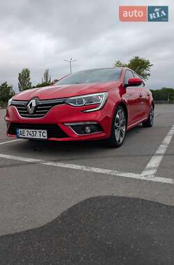 Хэтчбек Renault Megane 2018 в 