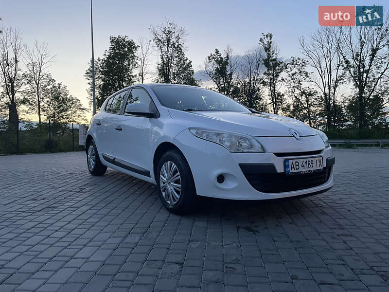 Хетчбек Renault Megane 2012 в 