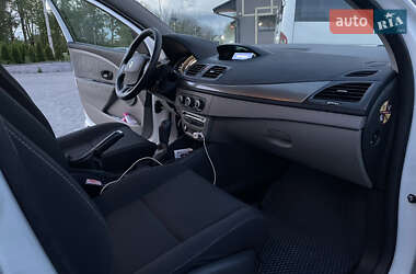 Хетчбек Renault Megane 2012 в 
