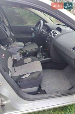 Хэтчбек Renault Megane 2006 в 