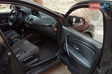 Хэтчбек Renault Megane 2010 в 