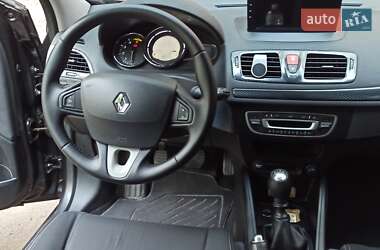 Хэтчбек Renault Megane 2010 в 