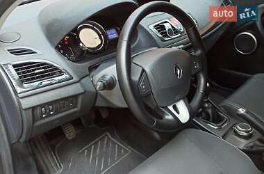 Хэтчбек Renault Megane 2010 в 