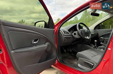 Хэтчбек Renault Megane 2014 в 