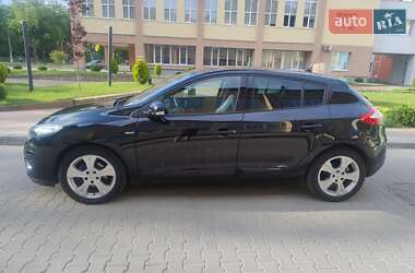 Хэтчбек Renault Megane 2012 в 