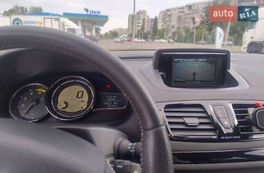 Хэтчбек Renault Megane 2012 в 