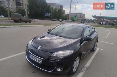 Хэтчбек Renault Megane 2012 в 