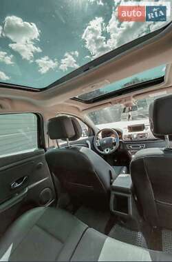Хэтчбек Renault Megane 2012 в 