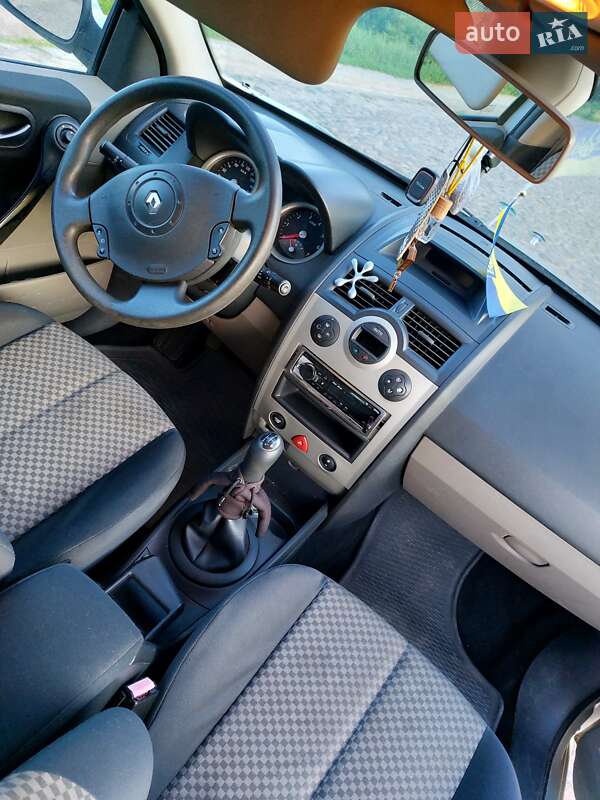 Хэтчбек Renault Megane 2005 в Литине