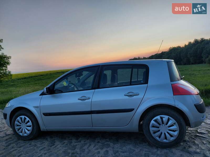 Хэтчбек Renault Megane 2005 в Литине