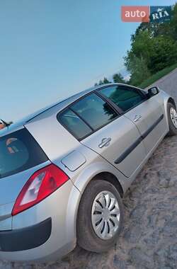 Хэтчбек Renault Megane 2005 в 