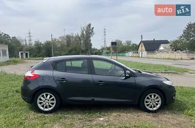 Хэтчбек Renault Megane 2010 в 