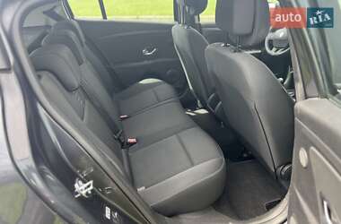 Хэтчбек Renault Megane 2010 в 