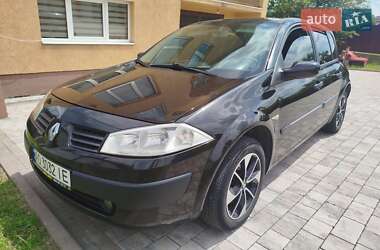 Хэтчбек Renault Megane 2005 в 