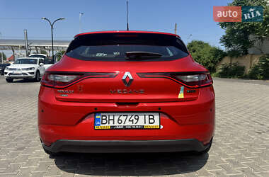 Хэтчбек Renault Megane 2017 в 