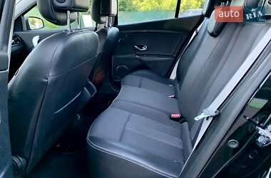 Хэтчбек Renault Megane 2011 в 