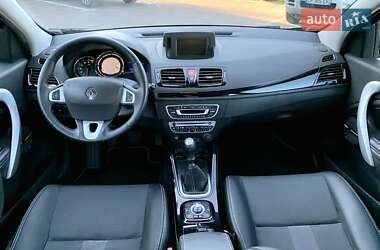 Хэтчбек Renault Megane 2011 в 