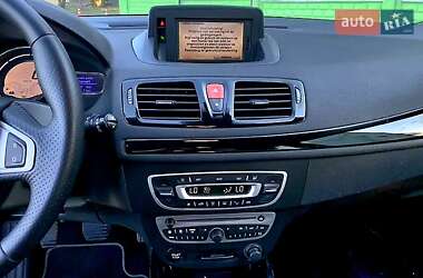 Хэтчбек Renault Megane 2011 в 