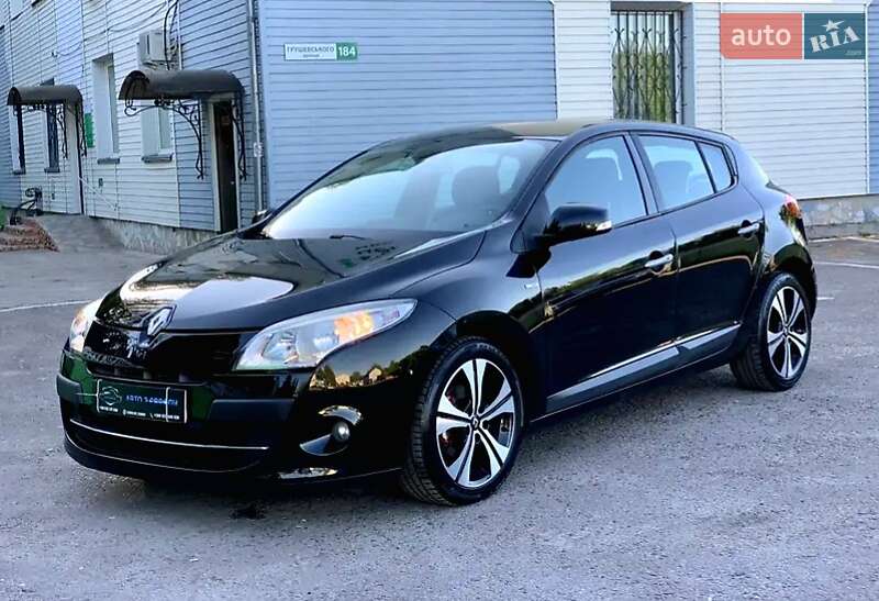 Хэтчбек Renault Megane 2011 в 
