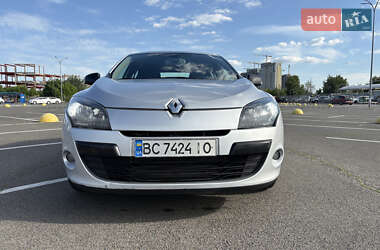 Хэтчбек Renault Megane 2011 в 