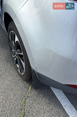 Хэтчбек Renault Megane 2011 в 