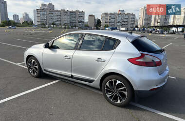 Хэтчбек Renault Megane 2011 в 