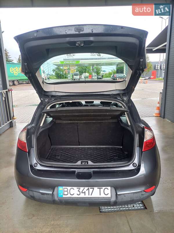 Хэтчбек Renault Megane 2013 в Буске