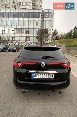 Хэтчбек Renault Megane 2016 в 