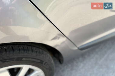 Хэтчбек Renault Megane 2011 в 