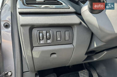 Хэтчбек Renault Megane 2011 в 
