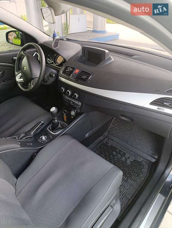 Универсал Renault Megane 2011 в Староконстантинове