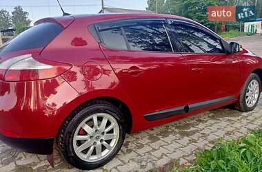 Хэтчбек Renault Megane 2010 в 