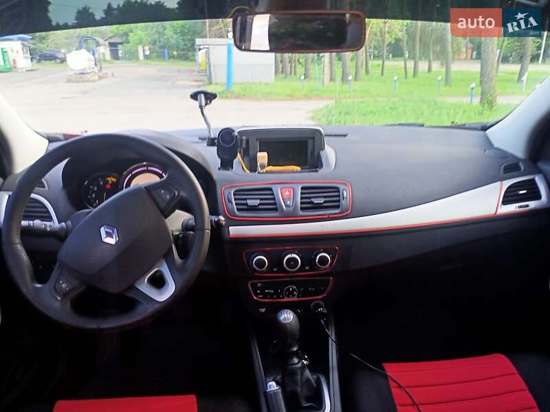 Хэтчбек Renault Megane 2010 в Глухове