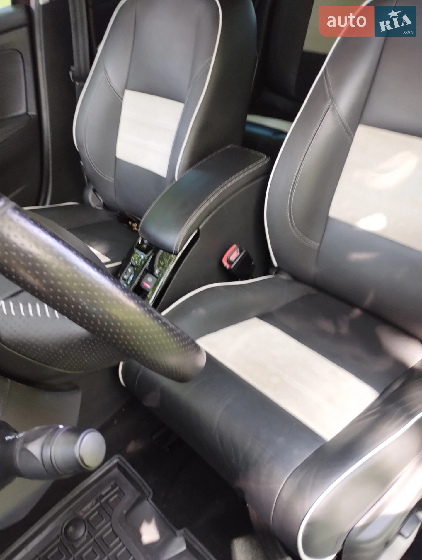 2012 Renault Megane - мініатюра 25