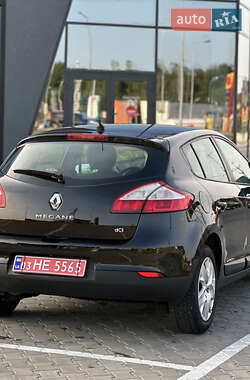 Хэтчбек Renault Megane 2012 в 