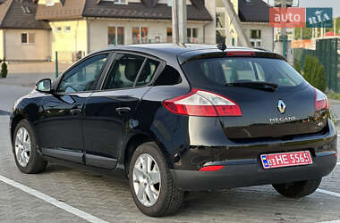 Хэтчбек Renault Megane 2012 в 