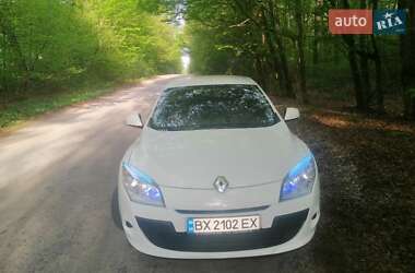 Хетчбек Renault Megane 2011 в 
