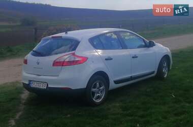 Хетчбек Renault Megane 2011 в 