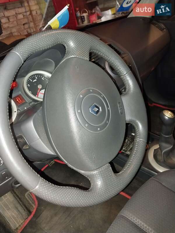 Седан Renault Megane 2004 в Сумах
