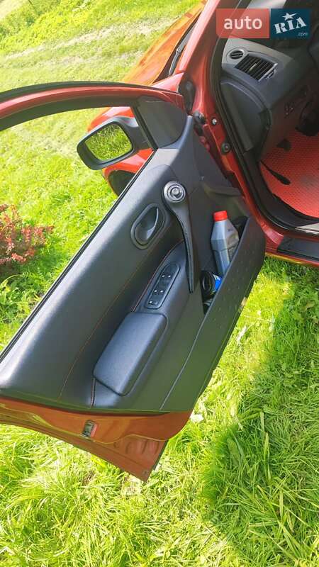 Седан Renault Megane 2004 в Львові фото 16 Седан Renault Megane 2004 в Львові