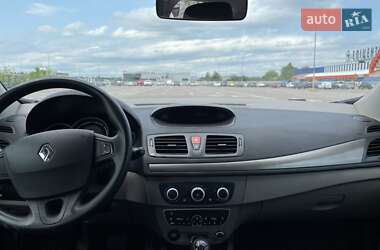 Хетчбек Renault Megane 2011 в 