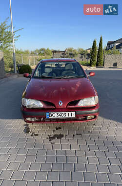 Хэтчбек Renault Megane 1997 в 