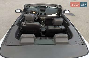 Кабриолет Renault Megane 2010 в 