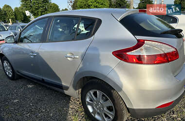 Хэтчбек Renault Megane 2013 в 