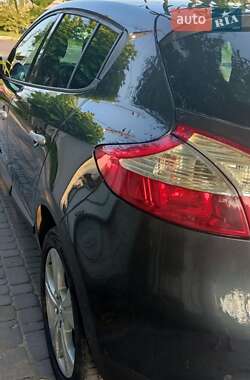 Хэтчбек Renault Megane 2012 в 