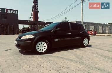 Хэтчбек Renault Megane 2004 в 