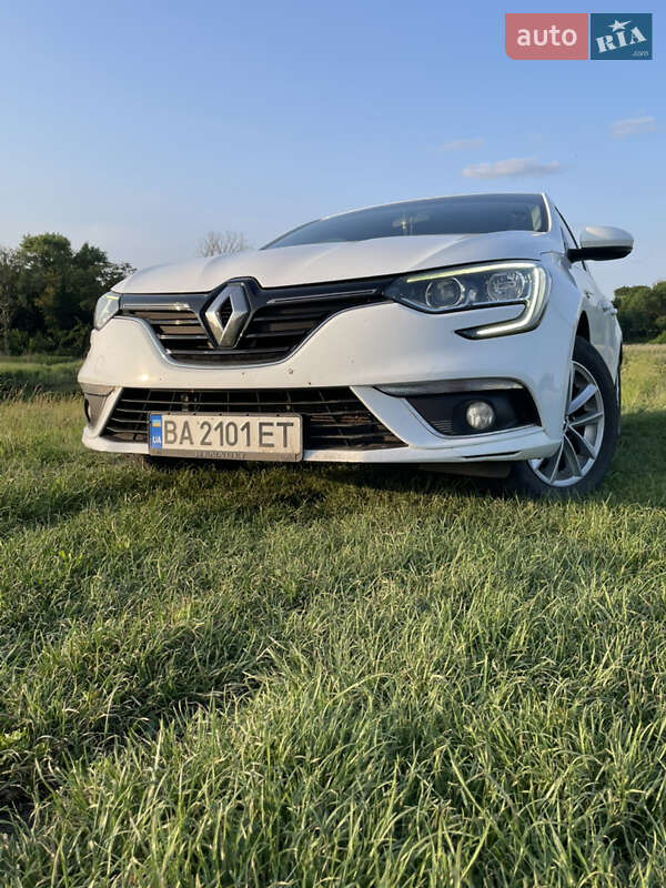 Седан Renault Megane 2017 в Новоукраинке